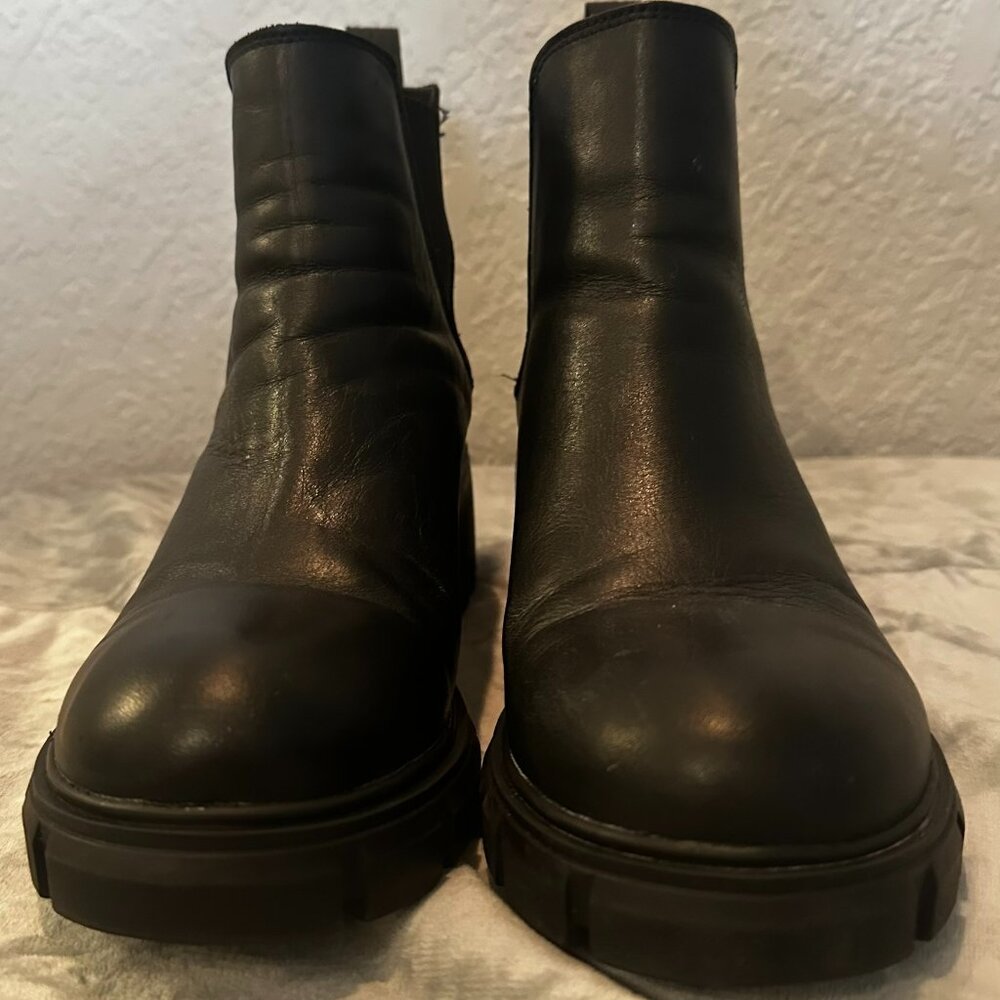 Steve Madden Howler Black Leather Chelsea Lug Sole Ankle Boots 9.5